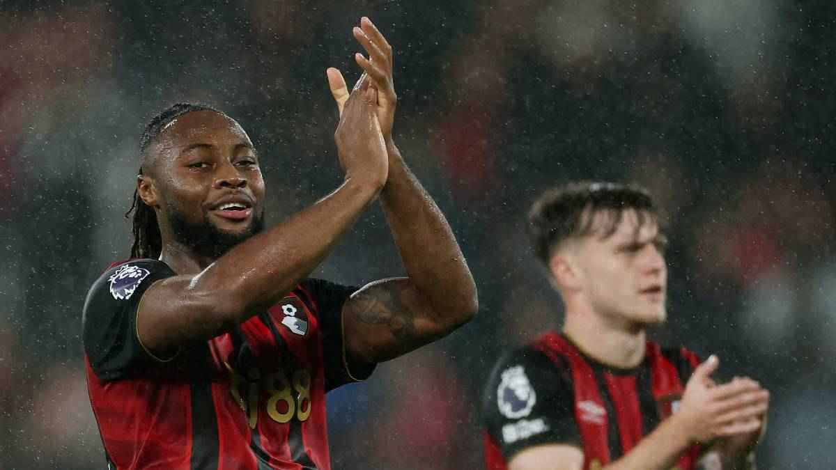 مانشستر يونايتد يصارع ليفربول على صفقة نجم بورنموث