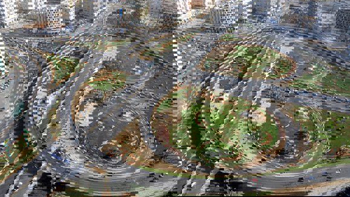 بالفيديو.. انتحار شاب من أعلى جسر القاهرة في الرياض