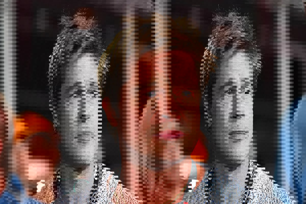 كيف تلقى براد بيت خبر تخلي بناته عن لقبه؟