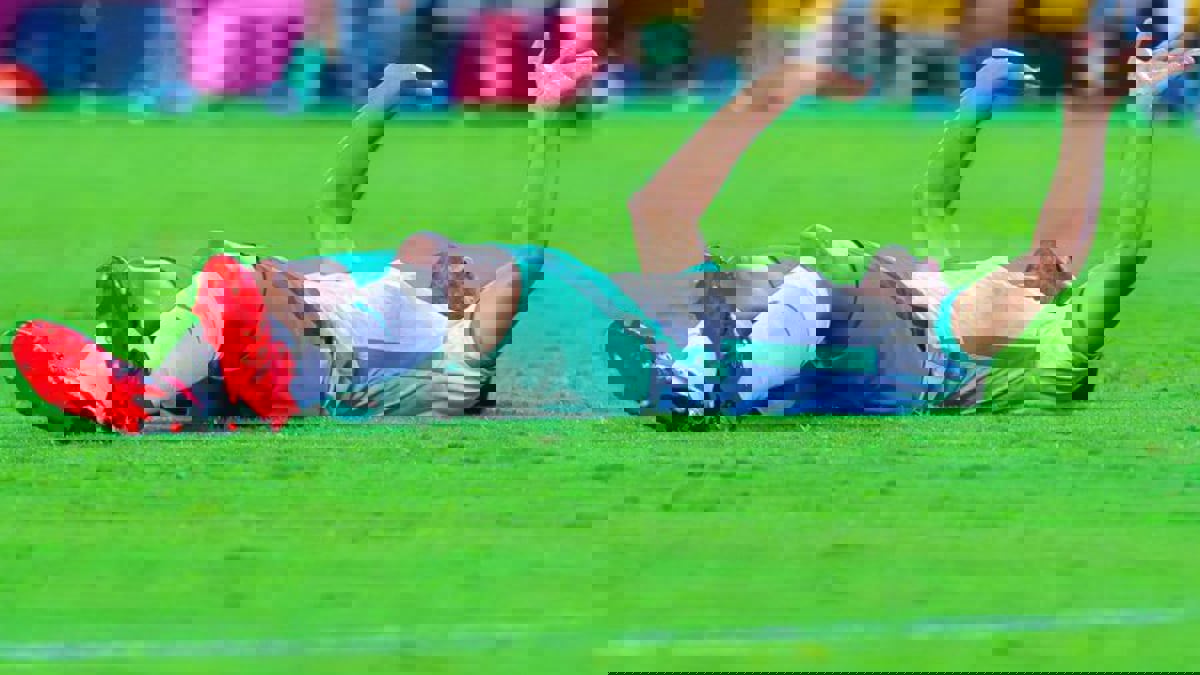 مدة غياب عبدالله عطيف بعد إجرائه عملية جديدة لركبته