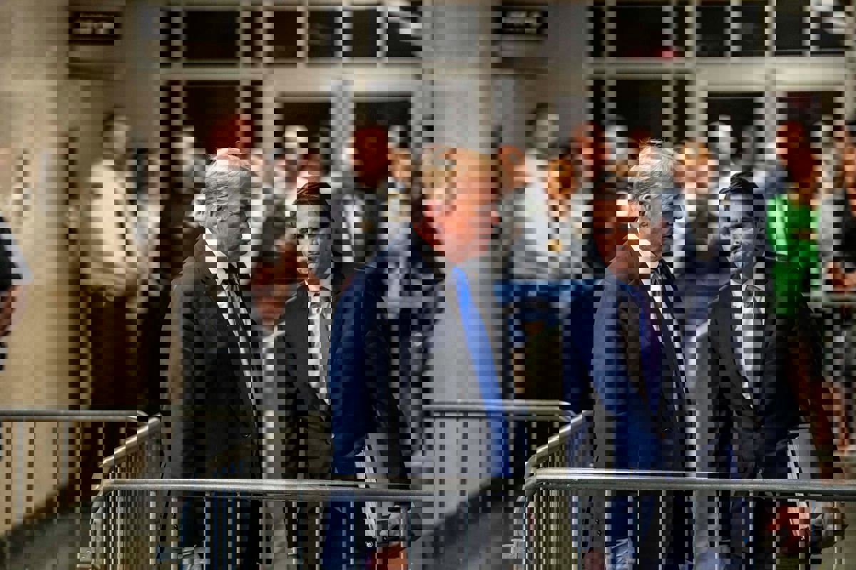 "أنا سجين سياسي".. ترامب يستغل إدانته لجمع التبرعات