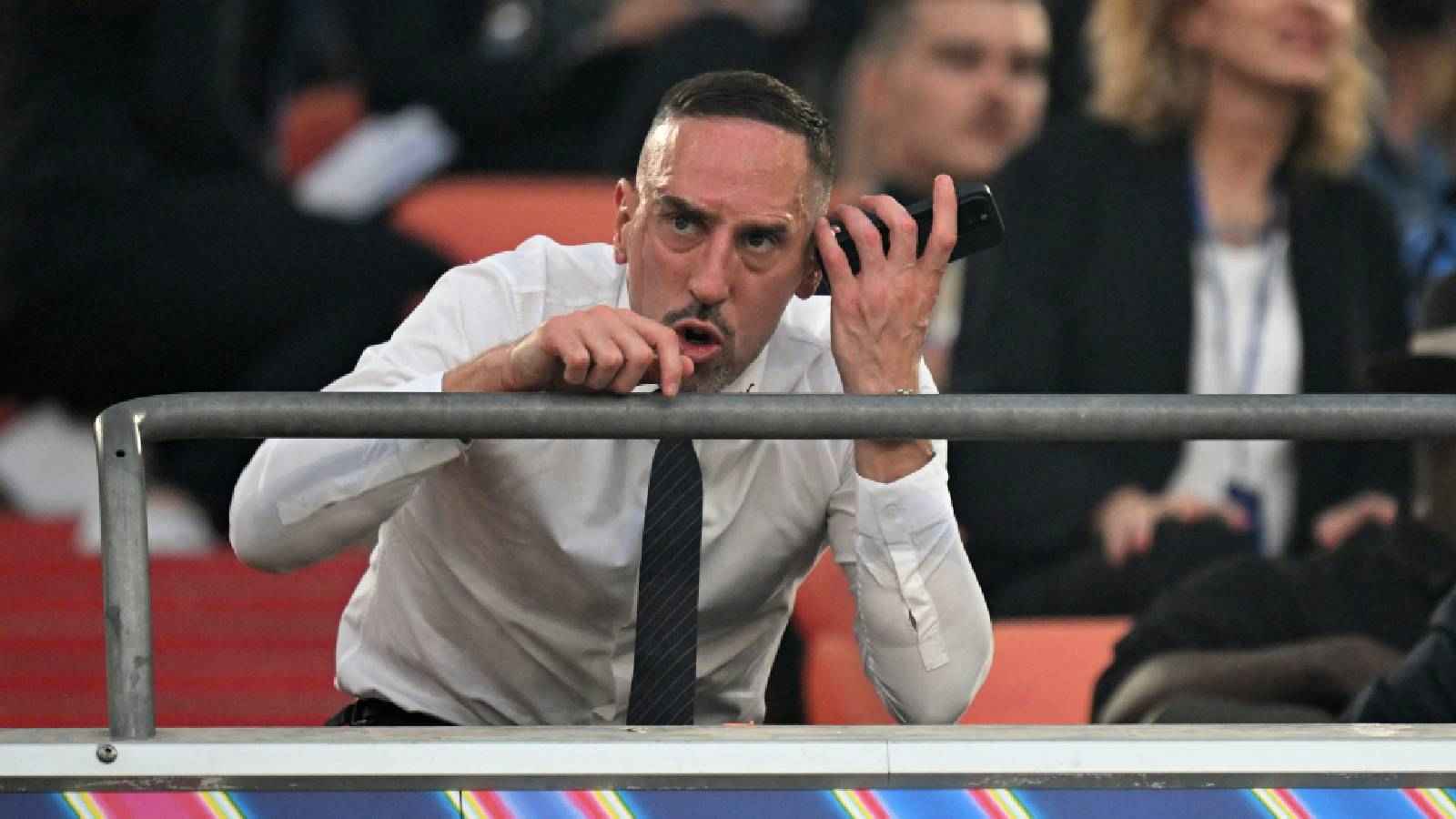 ريبيري يدفع ثمن "السخرية" من كريستيانو رونالدو (فيديو)