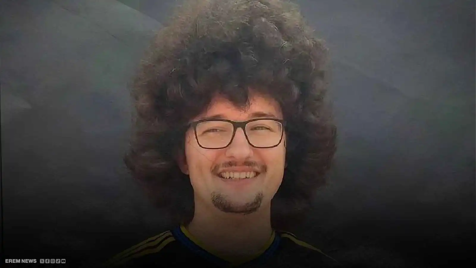 500 يوم من الصبر.. أشهر مشجع لمانشستر يونايتد يقترب من قص شعره