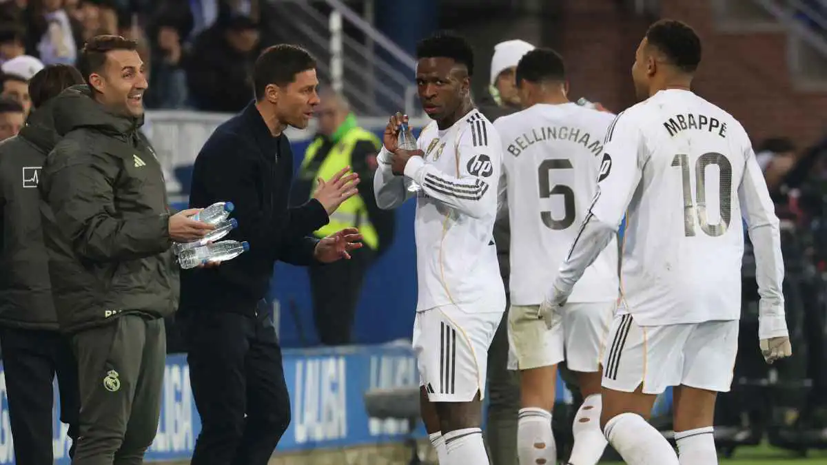 نار تحت الرماد.. 4 إشارات لأكبر شرخ في غرفة ملابس ريال مدريد