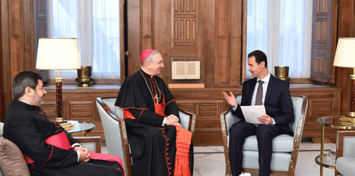 بابا الفاتيكان يبعث رسالة تعاطف إلى الأسد (صور)