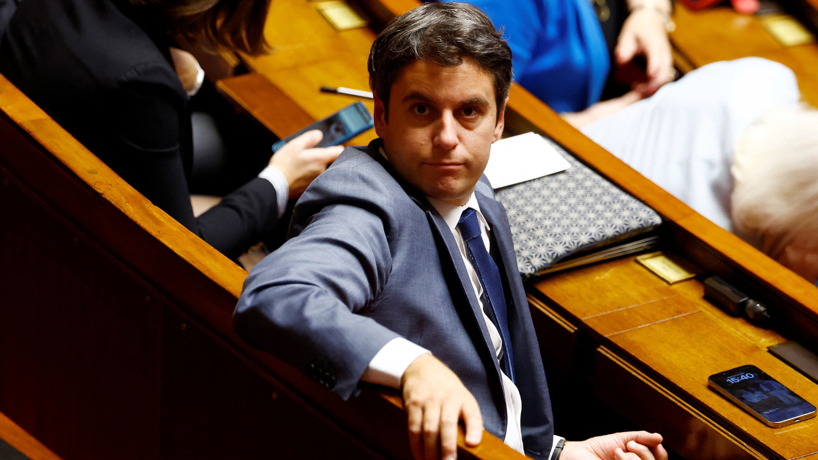 فرنسا.. استجواب "ساخن" لأتال بسبب عجز الميزانية العامة