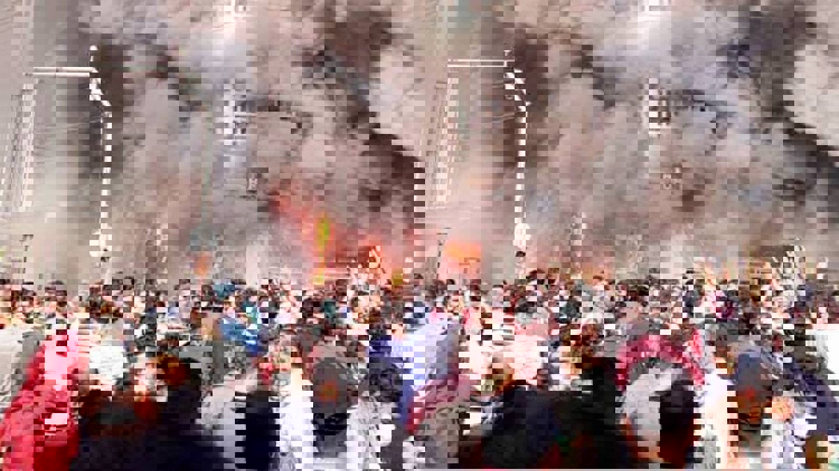 إيران.. استقالة نائب عن طهران وزعيم إصلاحي يدعو روحاني للتنحي