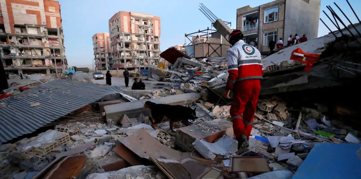 باحثون إيرانيون يحذرون من "كارثة" ستخلف 250 ألف قتيل في طهران