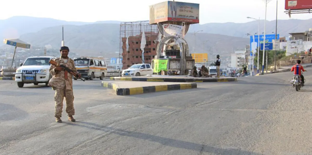 القوات اليمنية تضبط أسلحة ومتفجرات في عملية "استباقية" بحضرموت