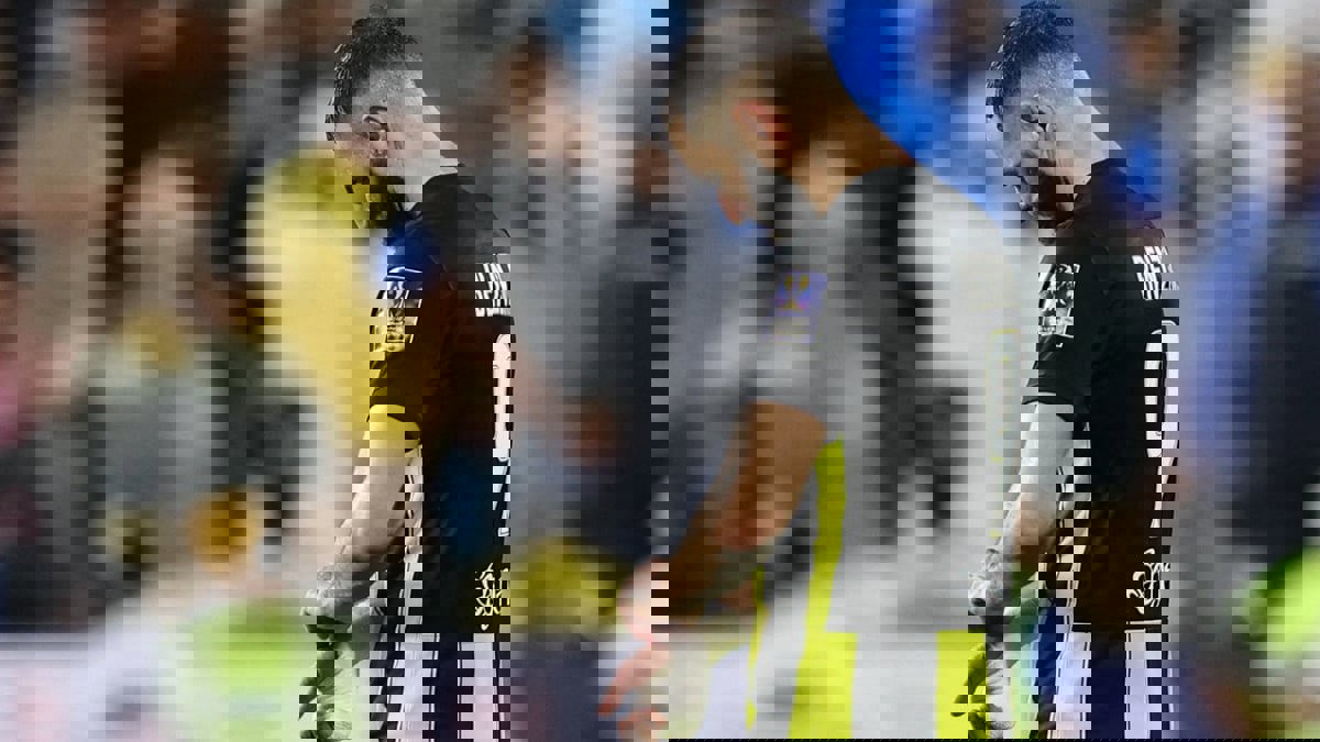 ممثلة هندية تثير جدلا بشأن ارتباطها بكريم بنزيما (صور)