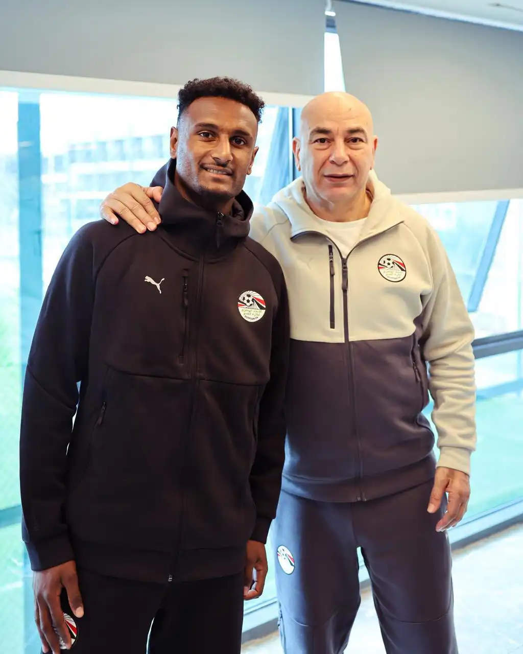حسام حسن المدير الفني لمنتخب مصر مع هيثم حسن