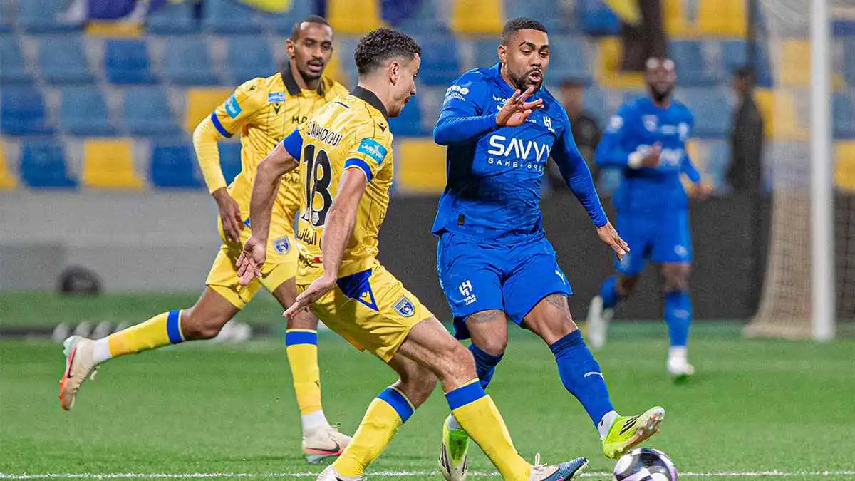 "لا عاد نجيبه".. سامي الجابر يشن هجوما على حكم مباراة الهلال والتعاون (فيديو)