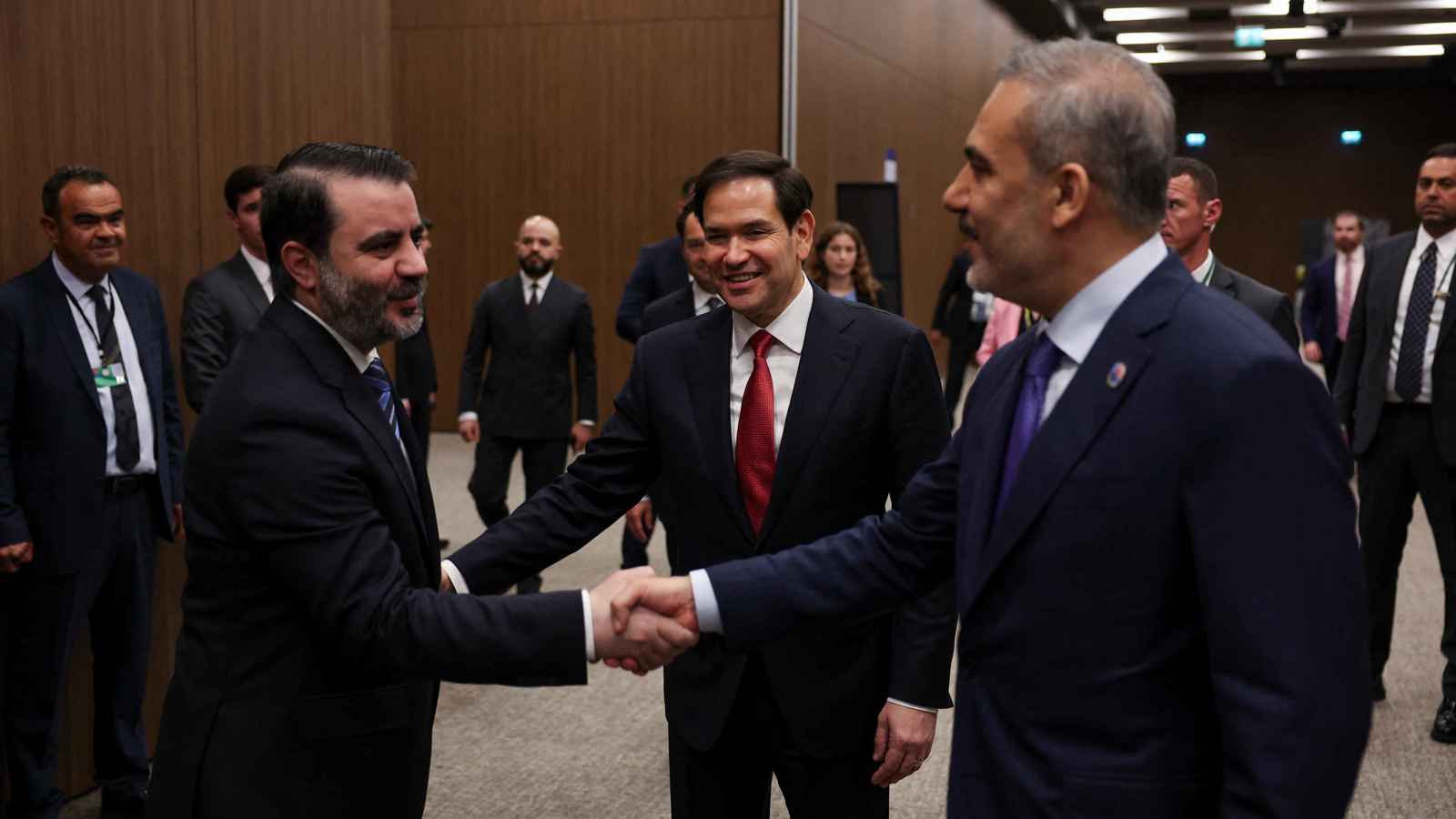 خاص- دمج "قسد" وإدارة سجون داعش.. "أنطاليا" ترسم مستقبل سوريا الجديدة