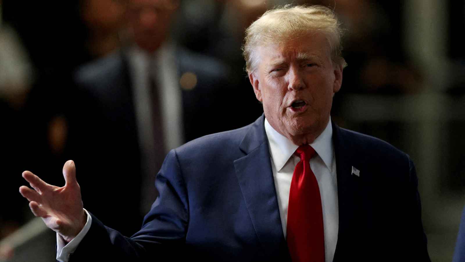 مجلة أمريكية: فوز ترامب بالرئاسة "خطر كبير" على أوكرانيا