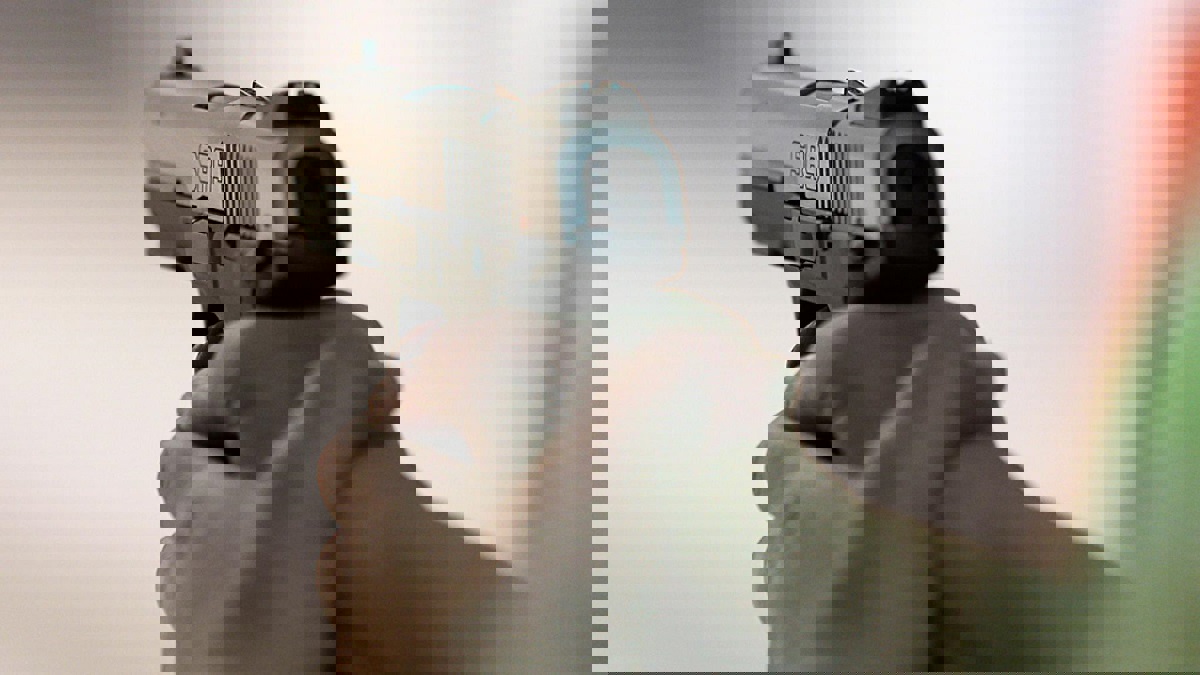 أزمة كورونا تدفع رجلا لقتل زوجته وطفلتيه والانتحار (صور)