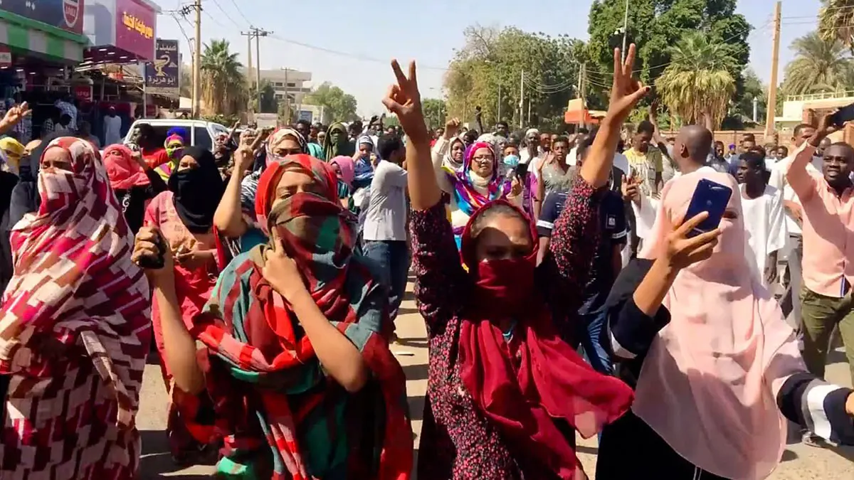 السجن شهر و20 جلدة لـ9 سودانيات رغم "عفو" البشير