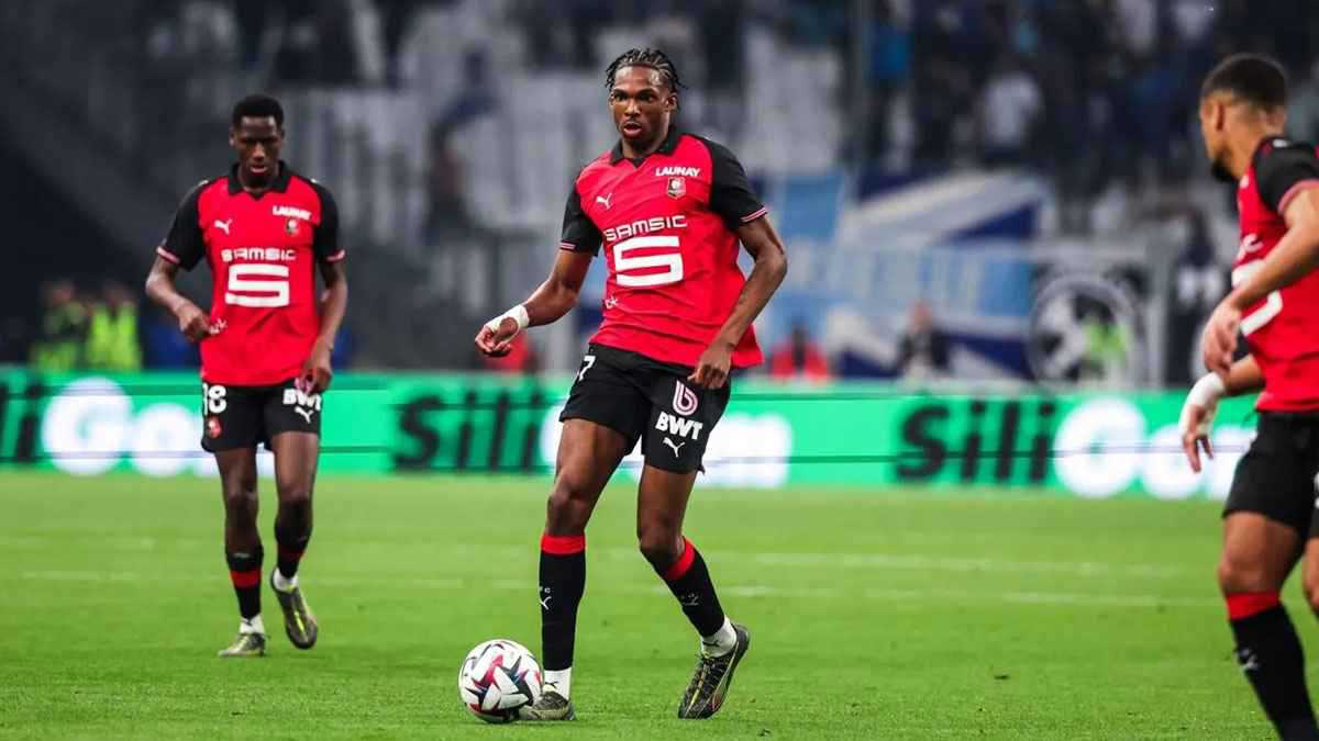 ليفربول ينافس تشيلسي وبايرن ميونخ على نجم الدوري الفرنسي 