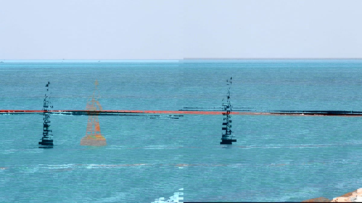 تونس.. مذكرات إيداع بالسجن ضد طاقم السفينة الغارقة