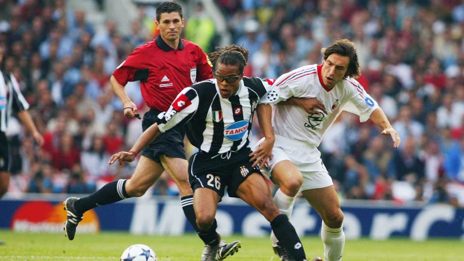 غزا الملاعب بنظارته الشهيرة وقذائفه المدوية.. ماذا تعرف عن إدغار ديفيدز؟