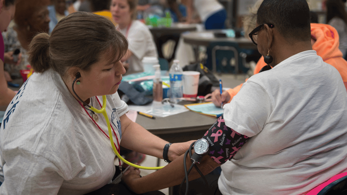 "لوموند": النشاط البدني والتدريب يساهمان في خفض ضغط الدم