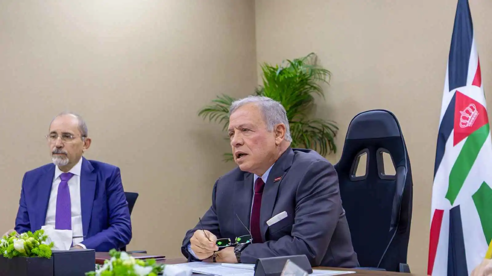 عاهل الأردن يدعو للحوار لاحتواء التصعيد الخطير في الشرق الأوسط