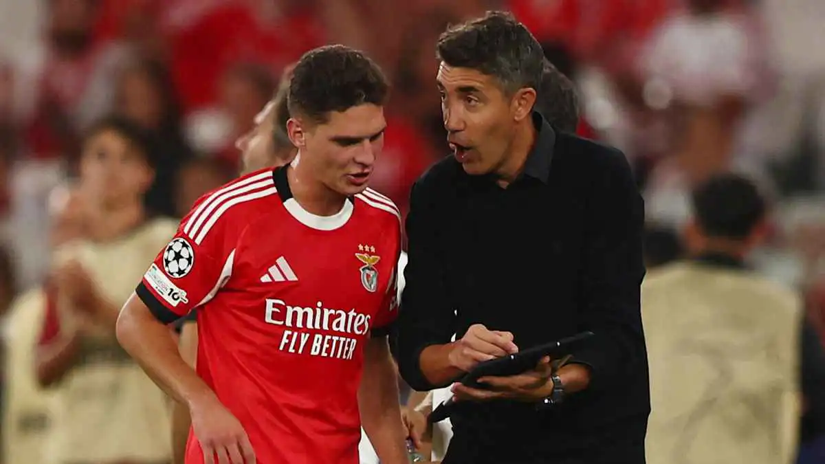 الخطيب يخطط لنقلة تاريخية.. مَن برونو لاج القريب من قيادة الأهلي المصري؟