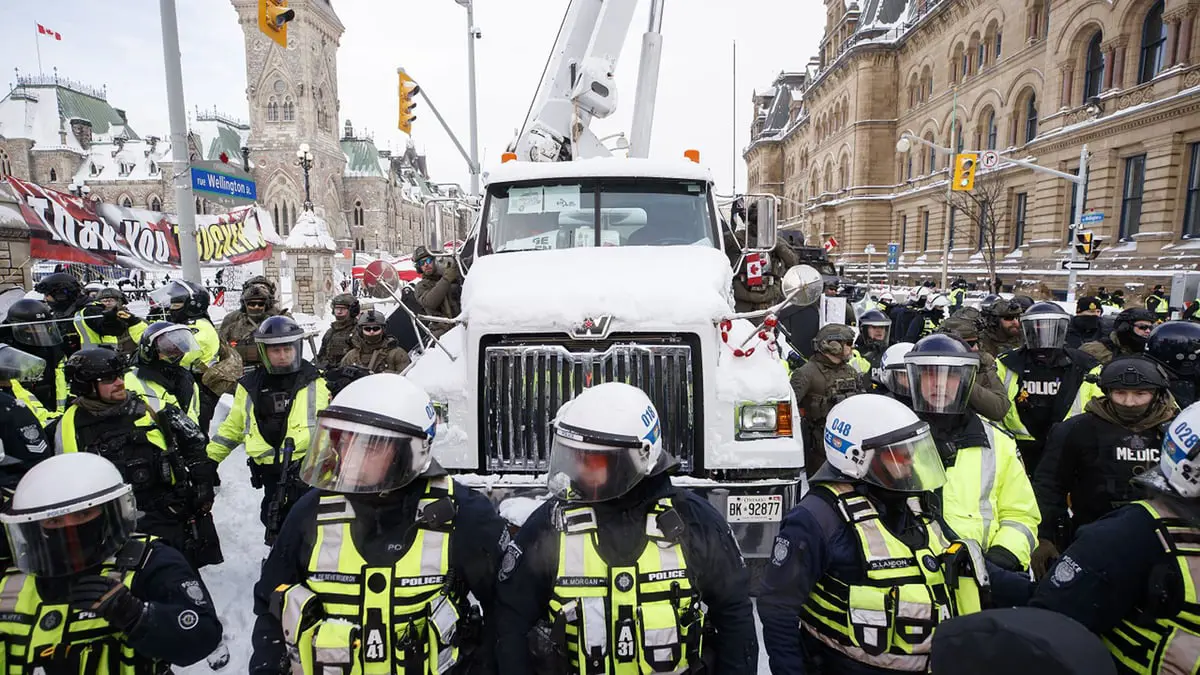 الشرطة الكندية تستعيد السيطرة على وسط أوتاوا بعد 24 يوما من الاحتجاجات