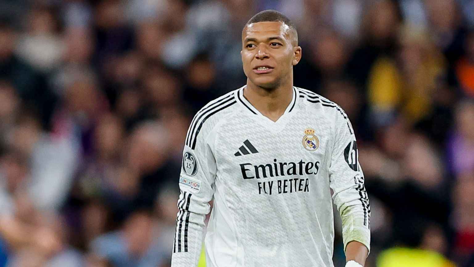 بعد المستوى الكارثي.. جماهير ريال مدريد "تصفع" مبابي (فيديو)