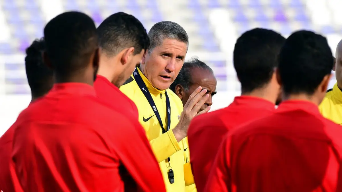 العين يتمسك بمواصلة مطاردة الشارقة على صدارة الدوري الإماراتي