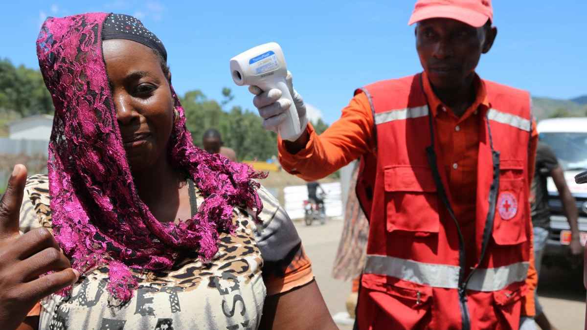 "يجبرهن على الرقص".. فيروس غريب في أوغندا يستهدف النساء (فيديو)