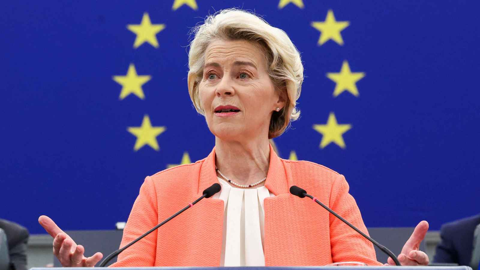 المفوضية الأوروبية تخطط لطرح قانون جديد لترحيل المهاجرين