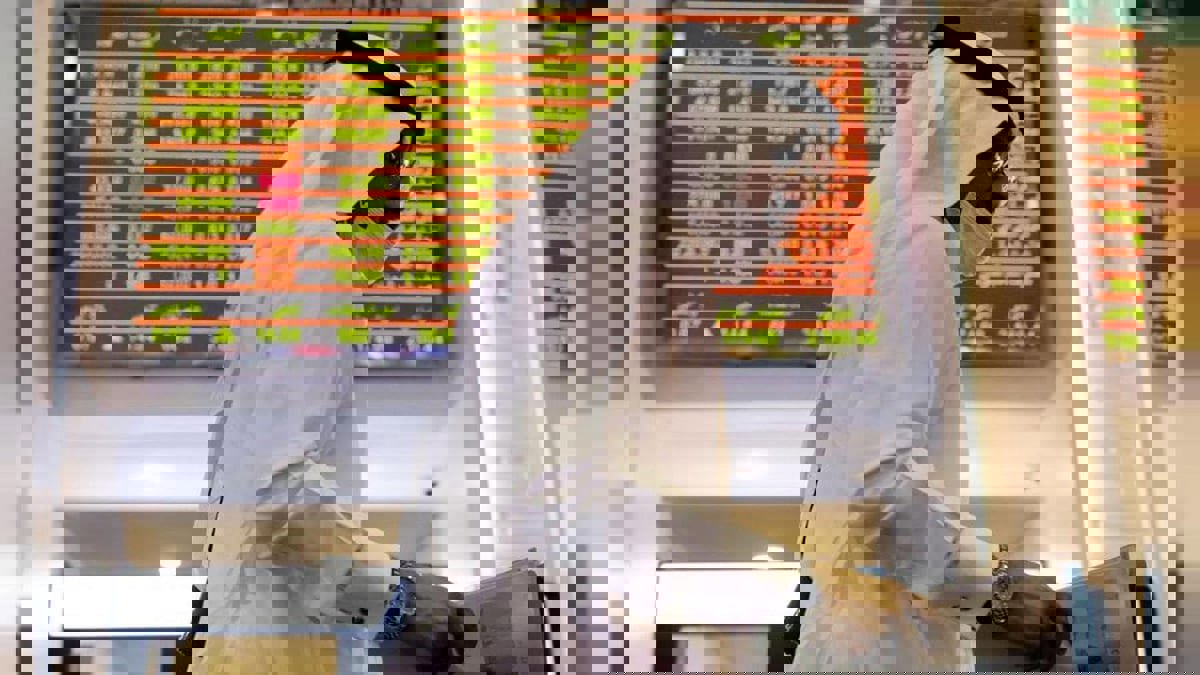 صعود بورصتي دبي وأبوظبي واستقرار الأسهم السعودية