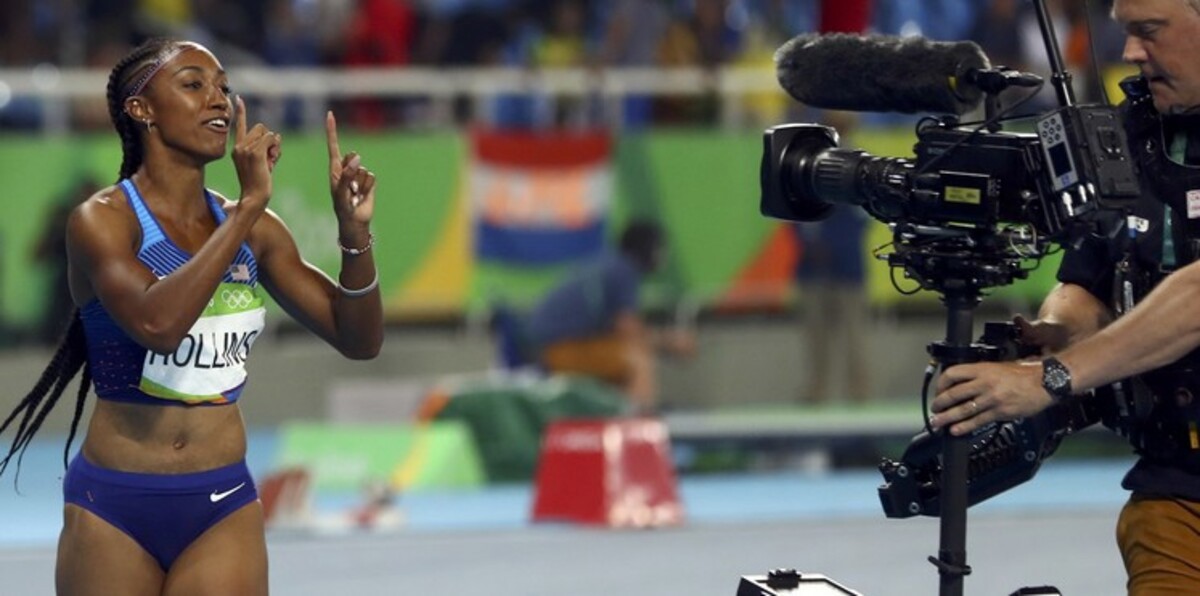 "سحر الفتاة السوداء "يمنح أمريكا تفوقًا كاسحًا