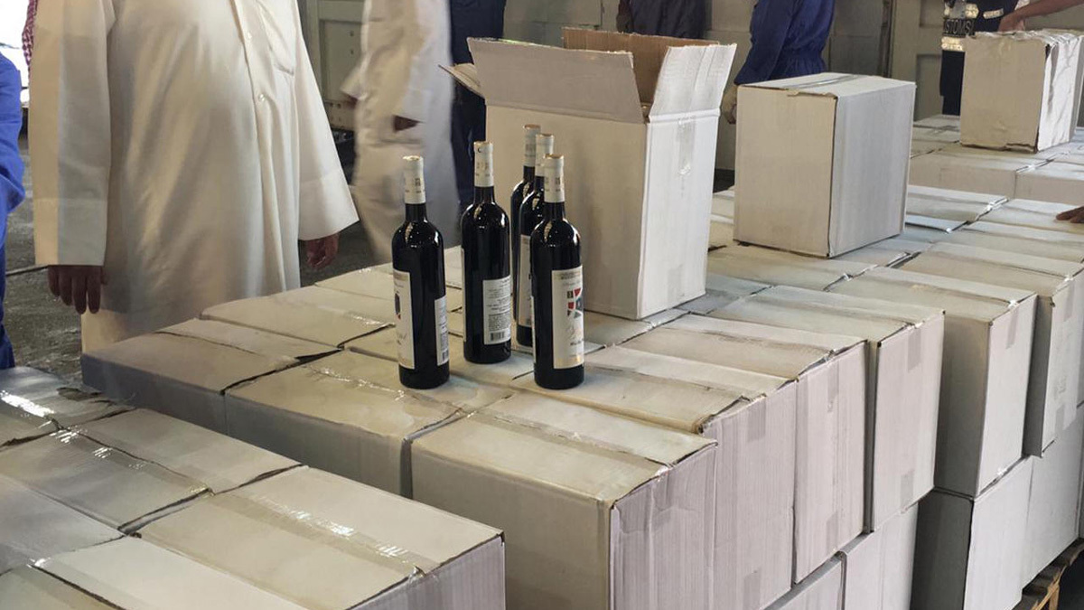 الكويت.. خمور مغشوشة تتسبب بوفاة 4 وإصابة آخرين أحدهم فقد بصره