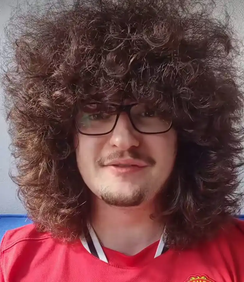 فرانك إيليت مشجع مانشستر يونايتد