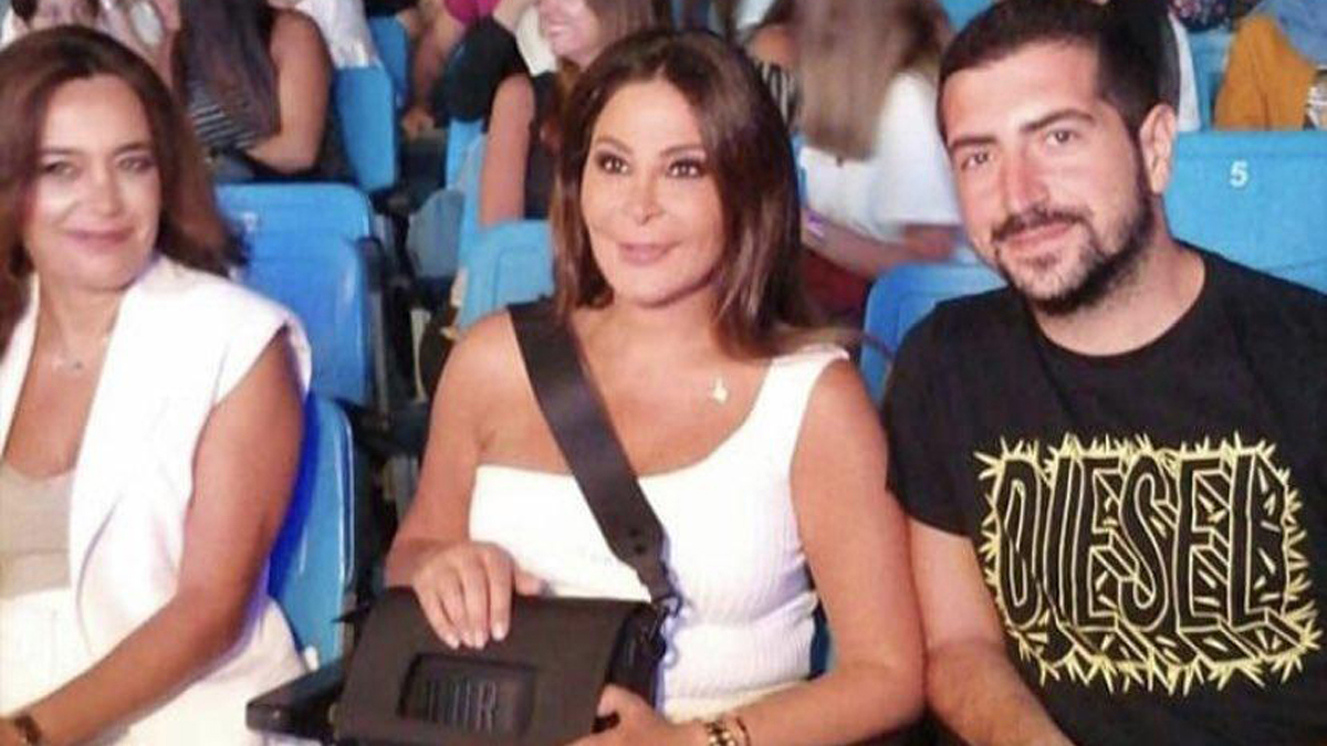 شاهد رد فعل إليسا بعد غناء ناصيف زيتون لها في حفل أعياد بيروت (فيديو)