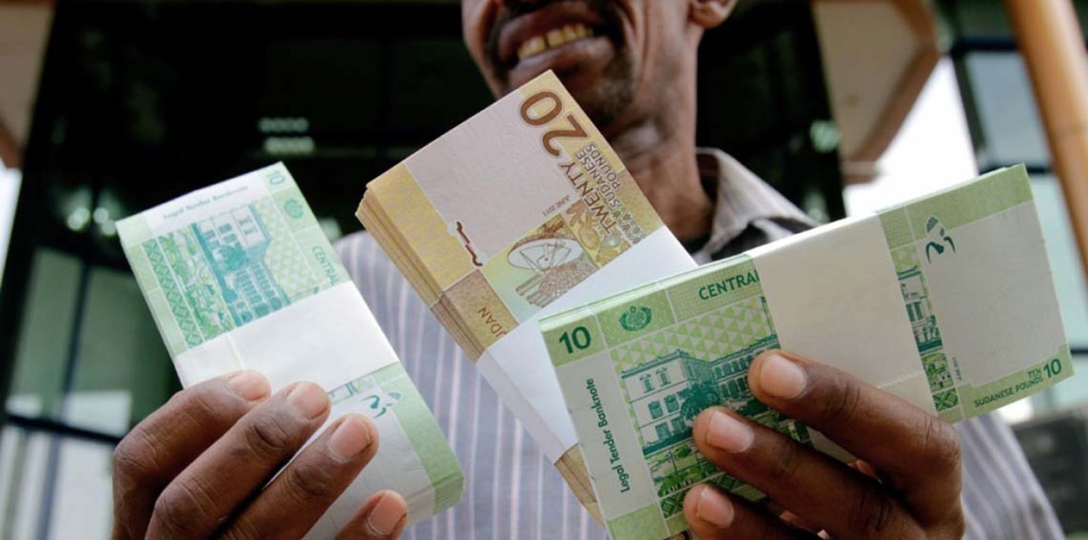 الجنيه السوداني يتراجع أمام الدولار لمستويات غير مسبوقة