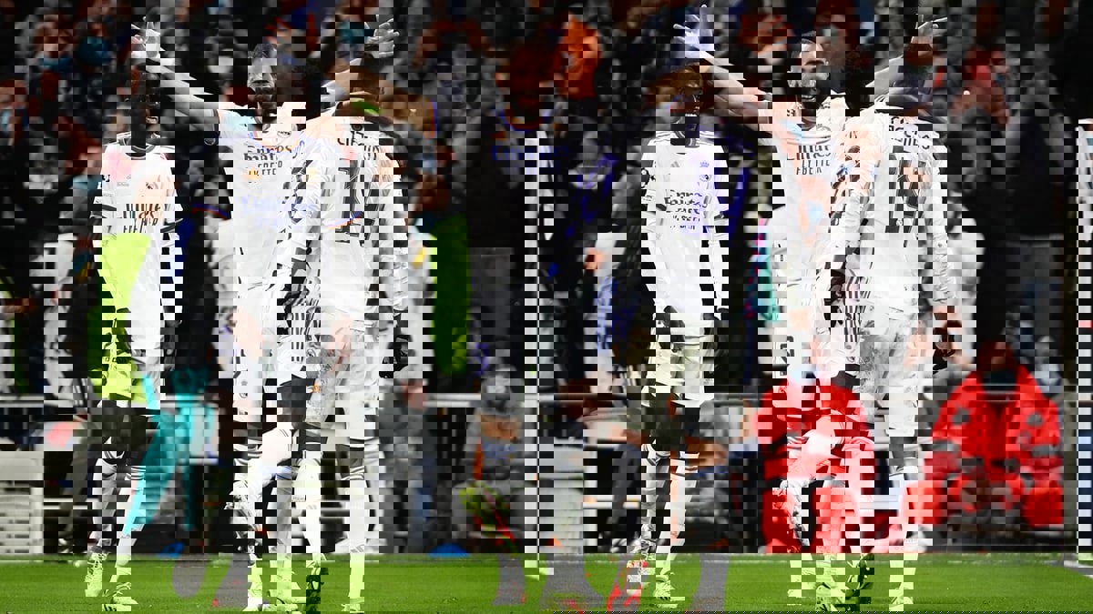 بنزيما يدخل التاريخ ويقود ريال مدريد للفوز على شاختار بدوري أبطال أوروبا