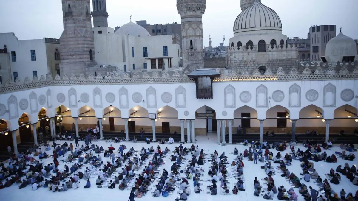 القبض على 4 طلاب أزهريين سخروا من الأقباط في مصر