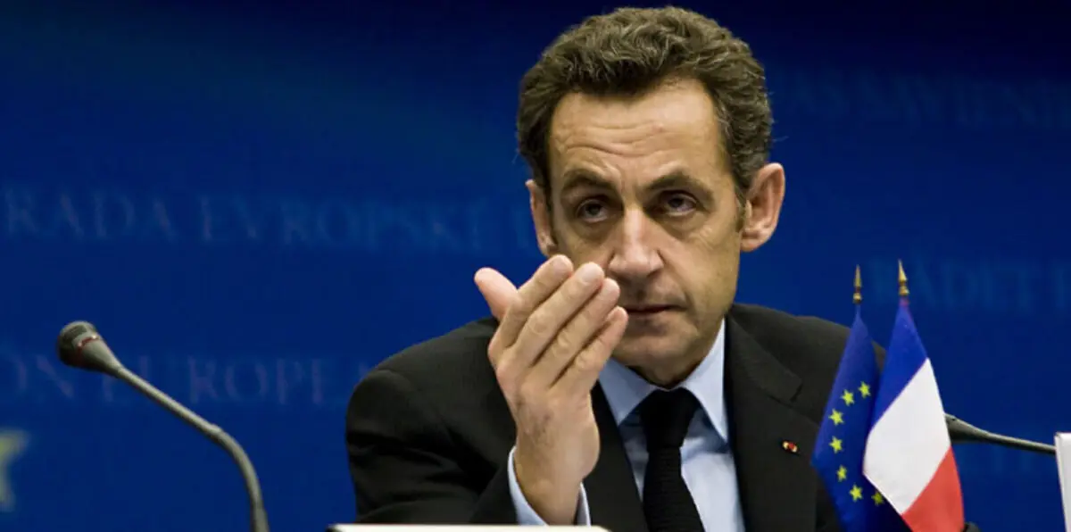 ساركوزي يعد البريطانيين باتحاد أوروبي جديد