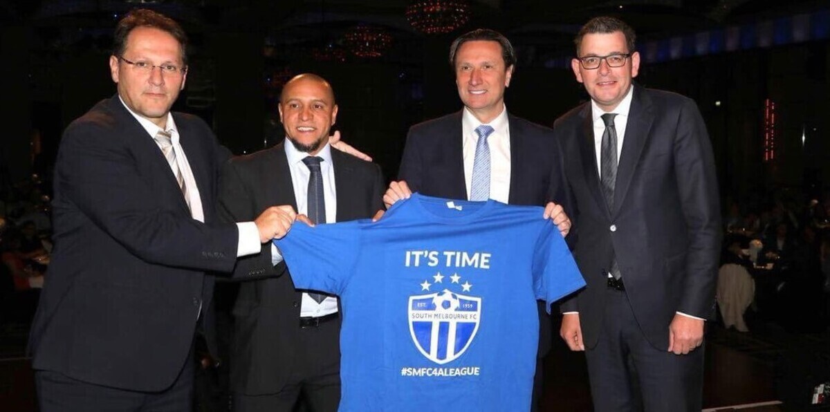 روبرتو كارلوس مدربا لأحد أندية الدرجة الثانية بأستراليا (صور)