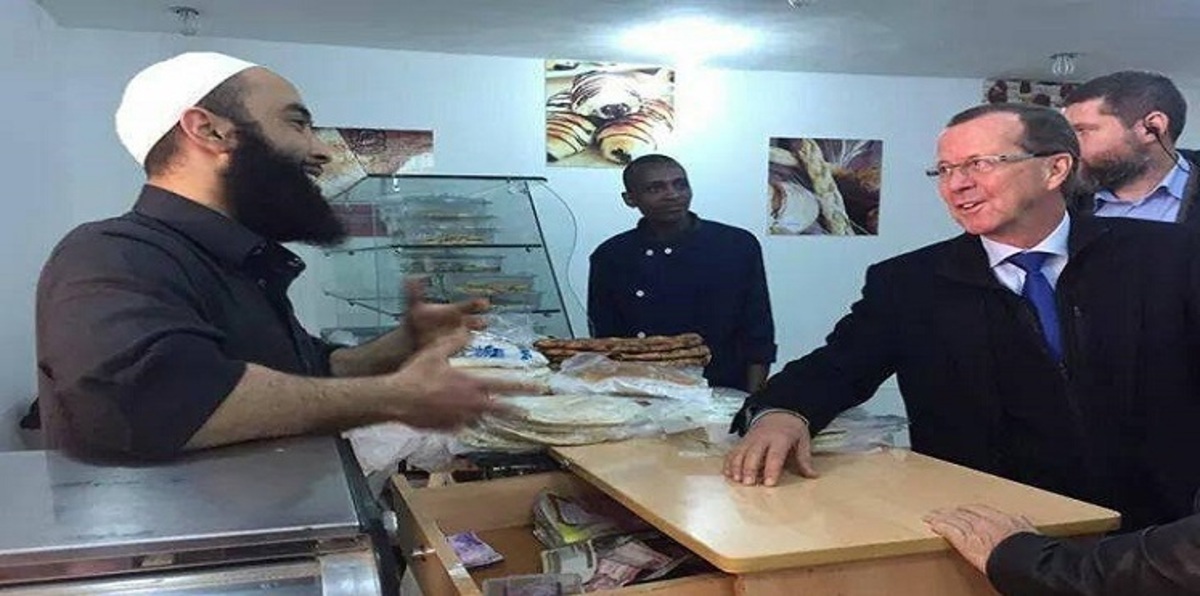 بالصور.. جولة في شوارع طرابلس للمبعوث الأممي تثير شكوك الليبيّين