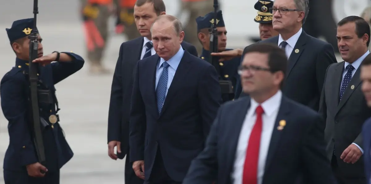 الرئيس الروسي يصل تركيا في زيارة رسمية (صور)