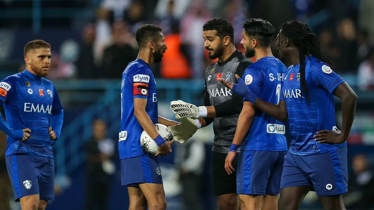 لماذا قررت إدارة الهلال السعودي تأجيل ملف تجديد سلمان الفرج وياسر الشهراني؟