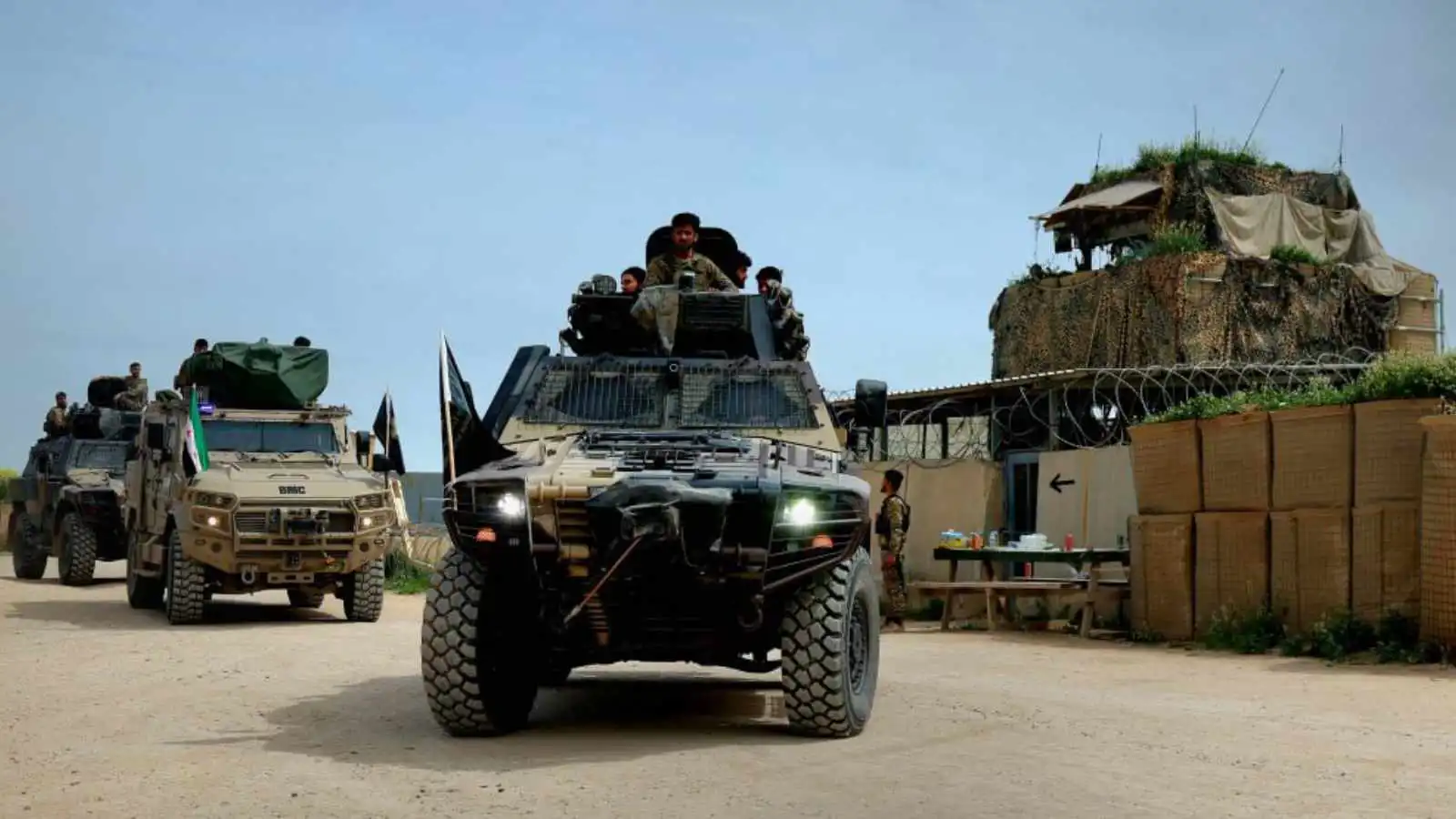 الجيش السوري يتسلم قاعدة قسرك