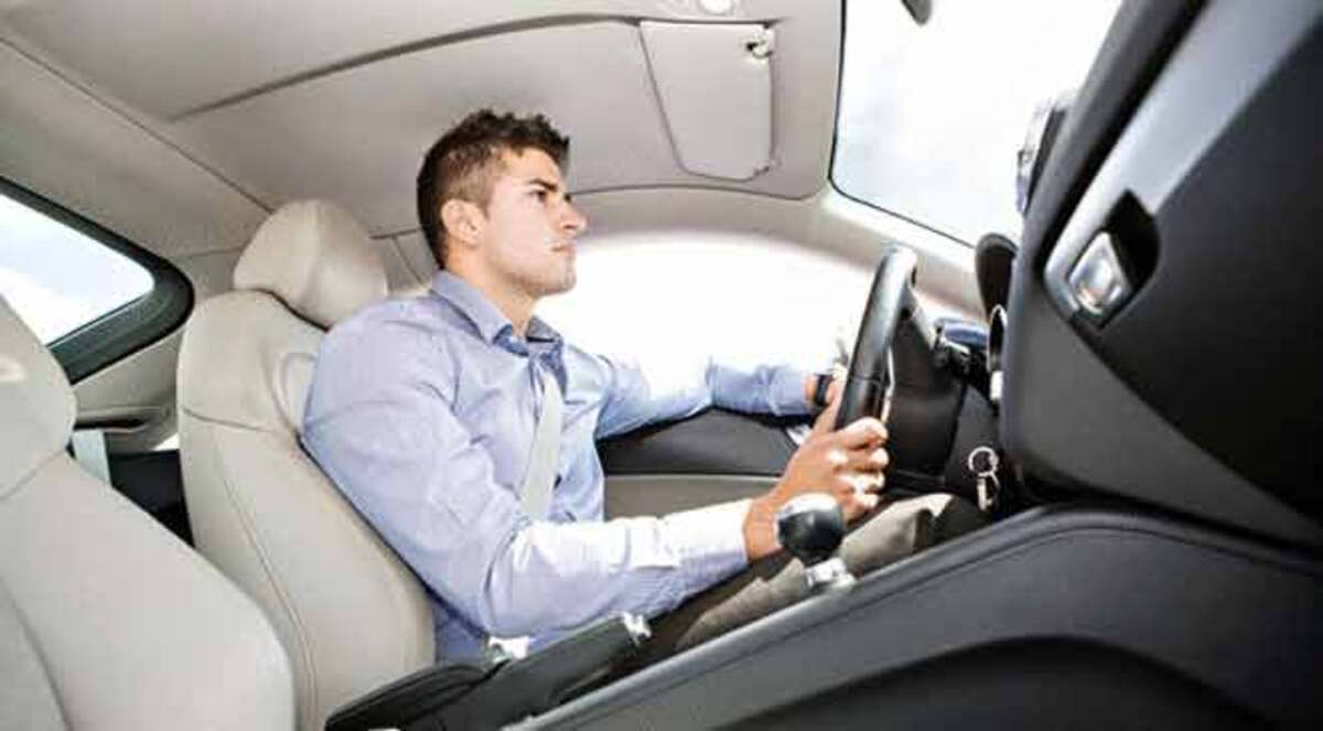 الكويت .. شروط مشددة على منح رخص القيادة للوافدين