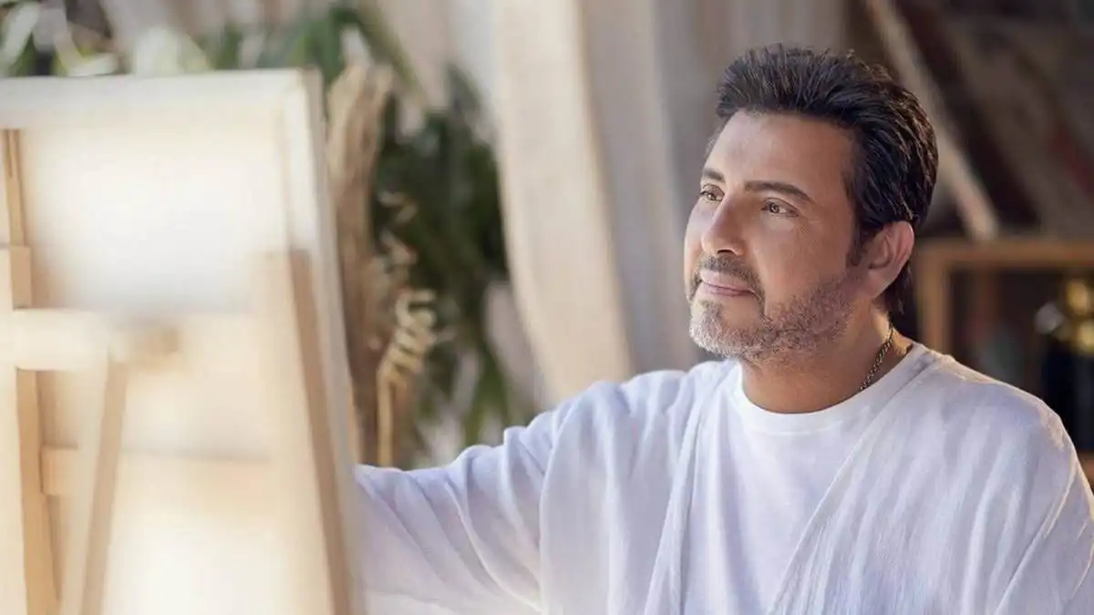 وزيرة الثقافة المصرية تطمئن على صحة هاني شاكر