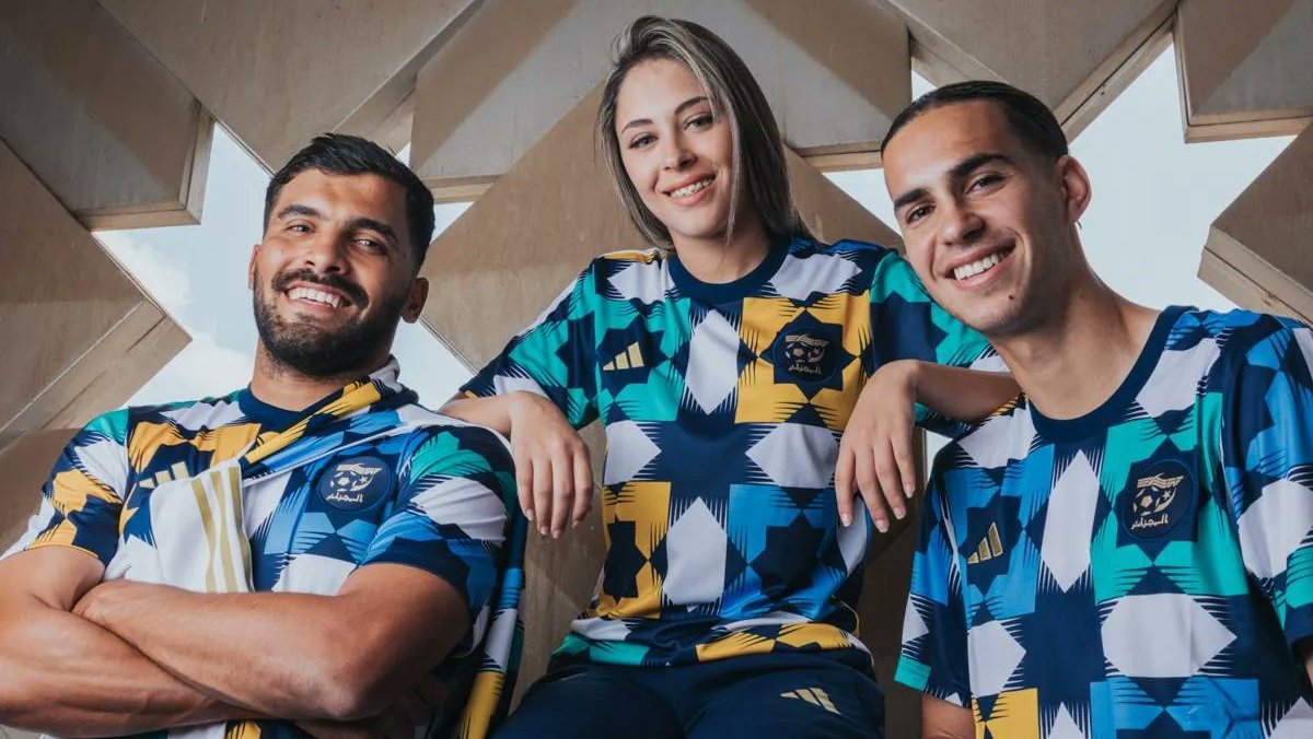 المغرب يوجه إنذارًا قضائياً لشركة "أديداس" بسبب قميص المنتخب الجزائري