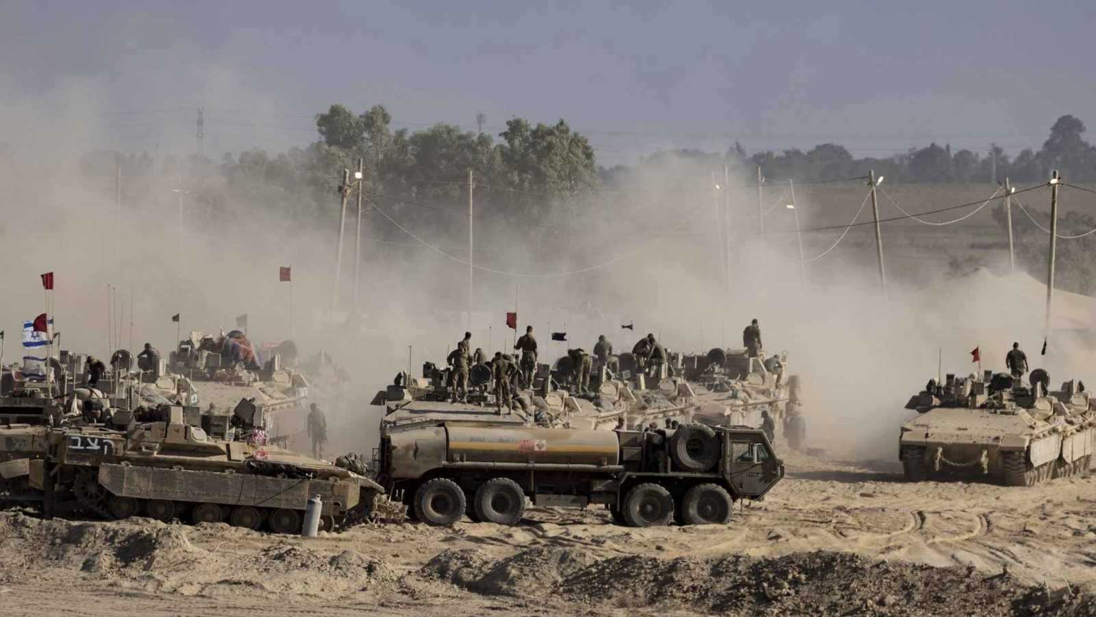 لابيد يحذّر من "كارثة" بعد قرار احتلال غزة