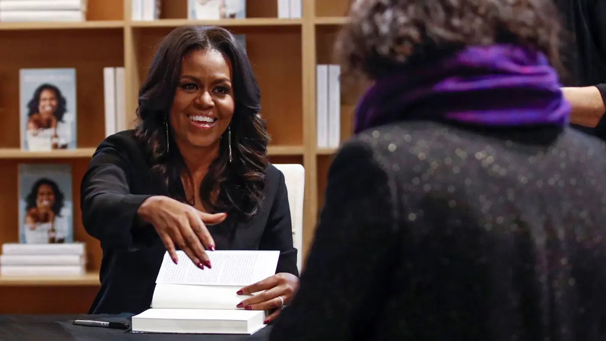 مذكرات ميشيل أوباما الأكثر مبيعًا في كل العصور